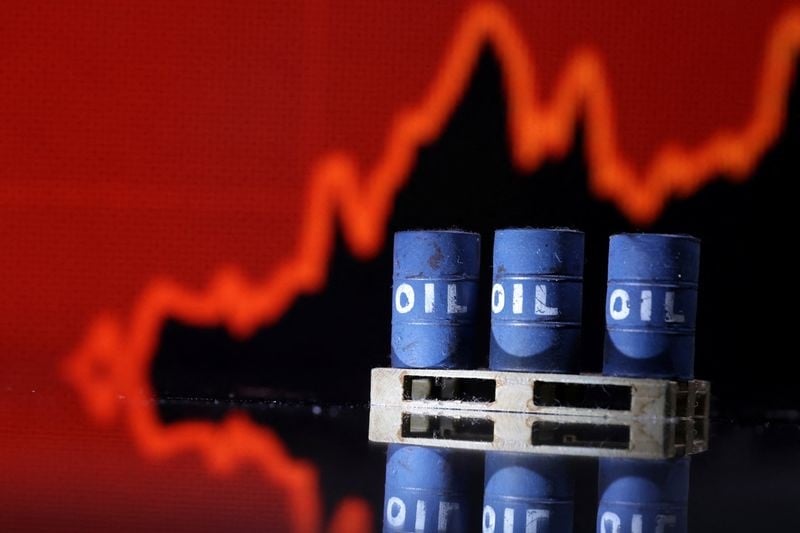 Scorte greggio USA in aumento, calano quelle di carburante