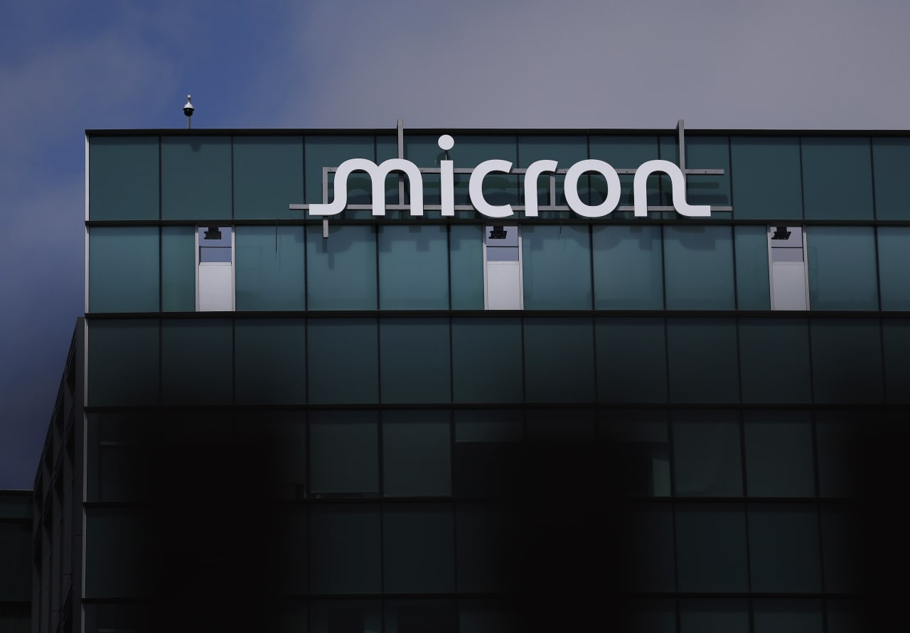 Timori Cina affossano Micron, titolo verso minimo annuale