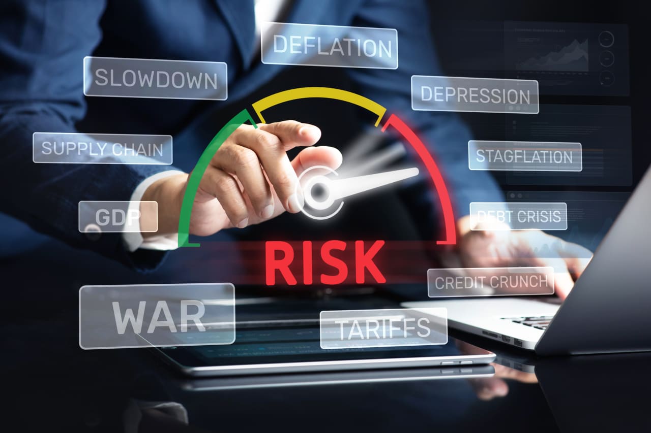 Il mercato obbligazionario non era così calmo dai tempi del crollo delle dot-com e della crisi finanziaria. La storia avverte di un brusco risveglio.