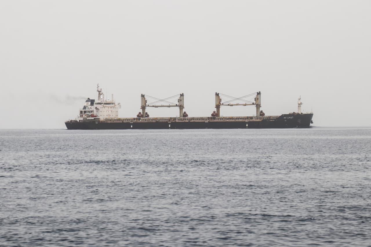 Petrolio cala: Iran e USA, colloqui profondi frenano il Brent
