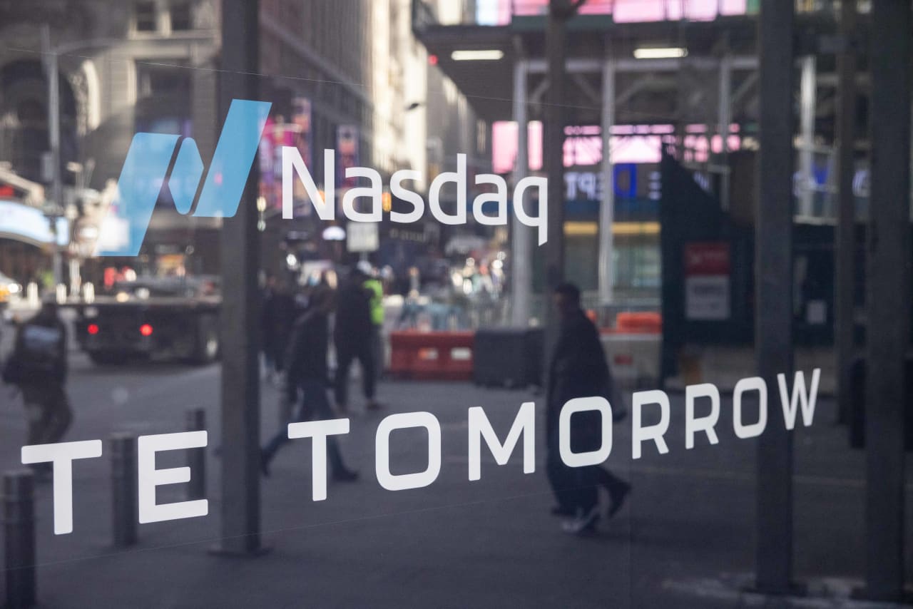 Nasdaq-100: rischio correzione, crollano i semiconduttori