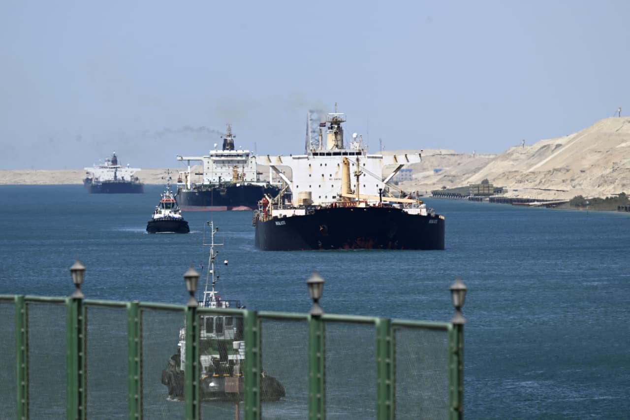 Petrolio saudita naviga rotte alternative e costose