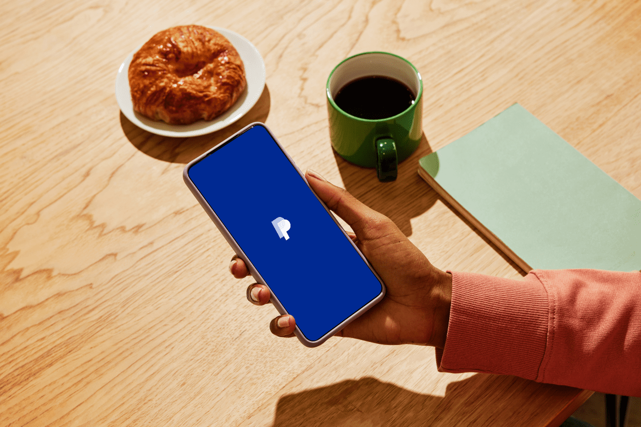 PayPal offre utili in rialzo mentre gli investitori attendono aggiornamenti su una possibile fusione