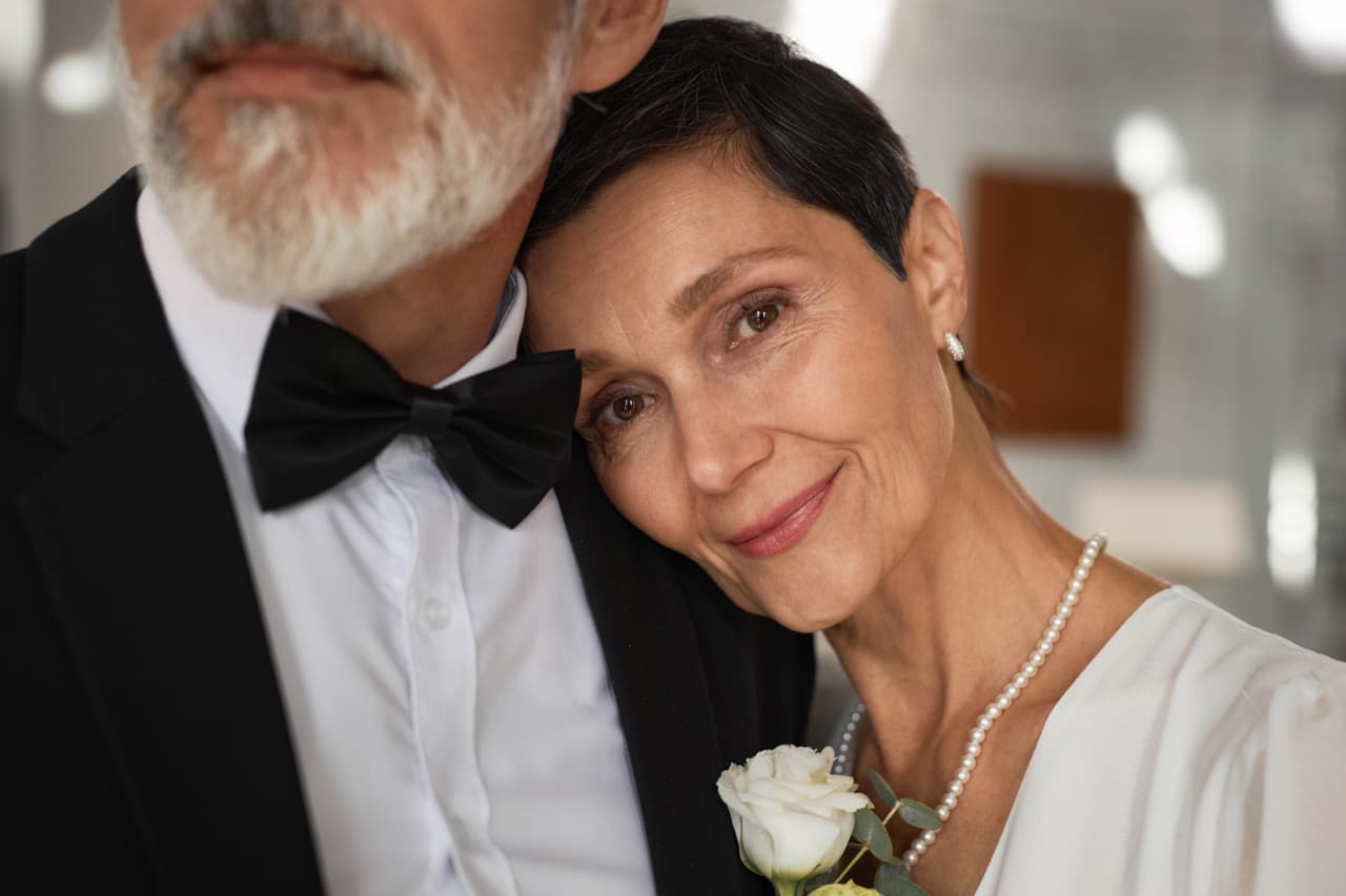 Ho figli dal mio primo matrimonio. Il mio secondo marito dovrebbe ereditare la mia casa se muoio?